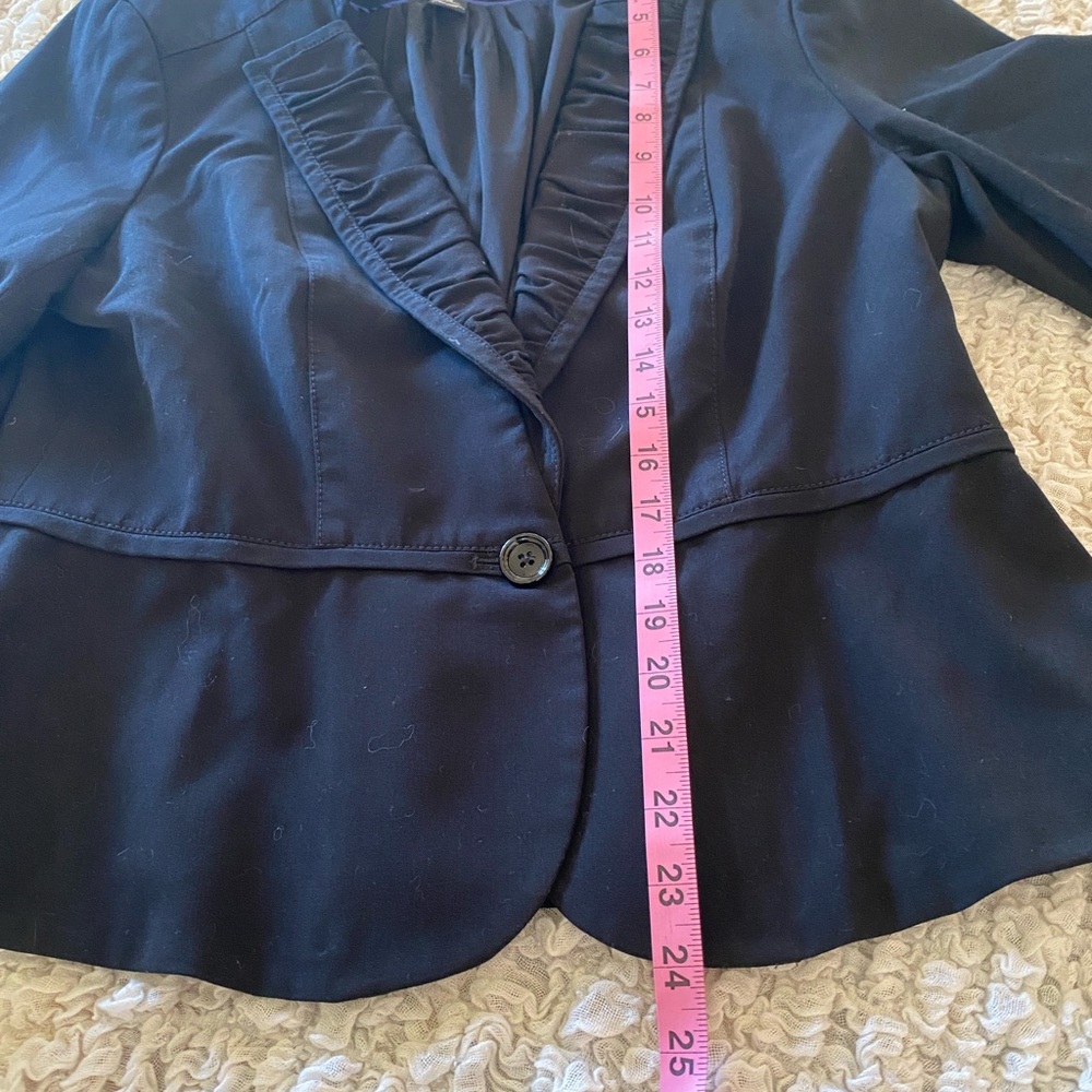 WHBM 3 piece woman’s suit, jacket, skirt, belt, both  fully lined.  Size 14 - Picture 4 of 10